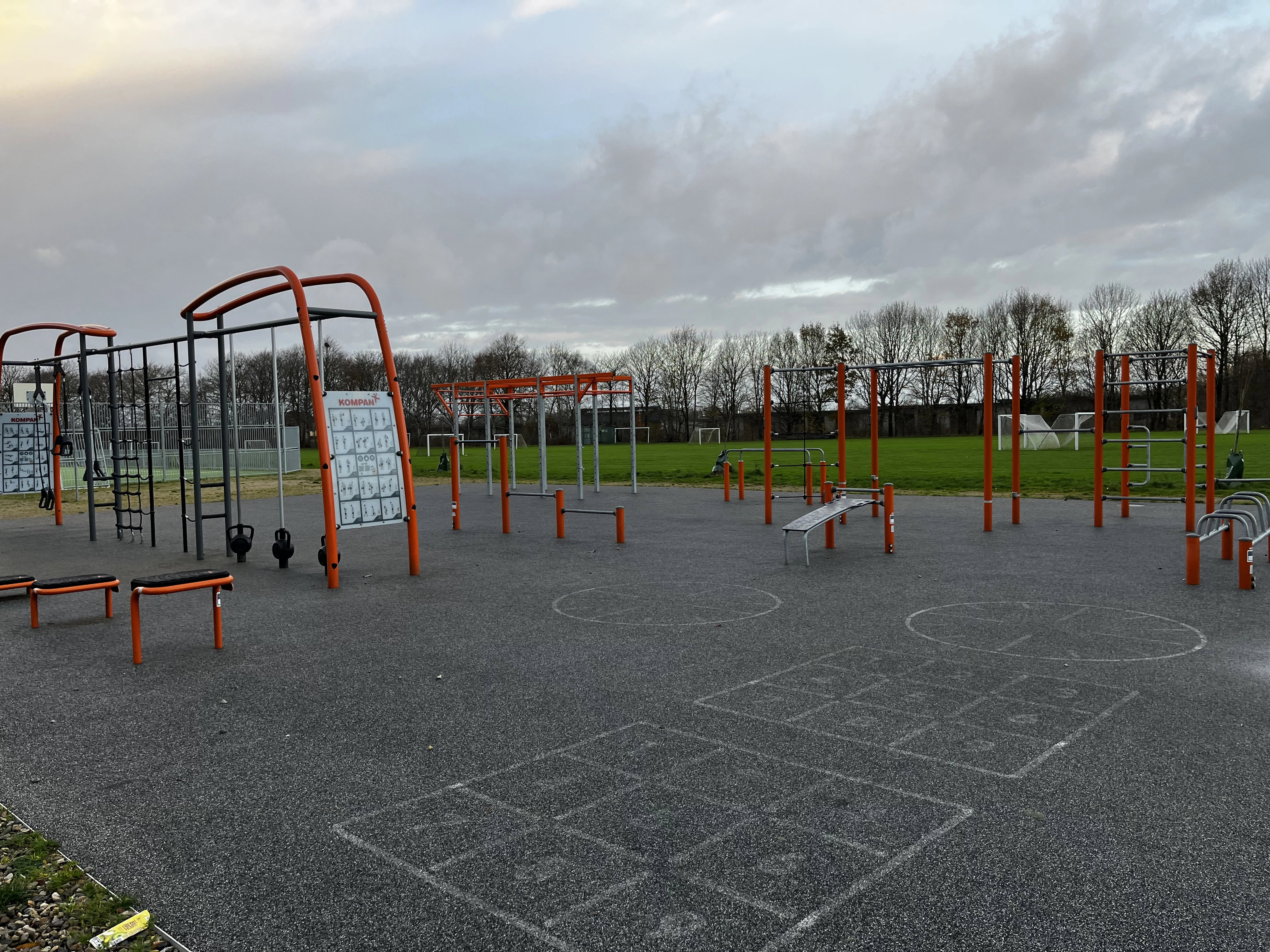 Udendørs træningsbane hos Lind Old Boys